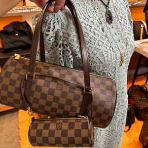 💎✨LOUIS VUITTON✨💎 
Damier Ebene Papillon 30 Bag W/ Accessories Pochette